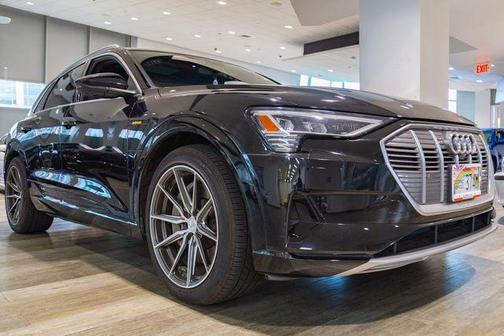 2022 Audi e-tron Premium