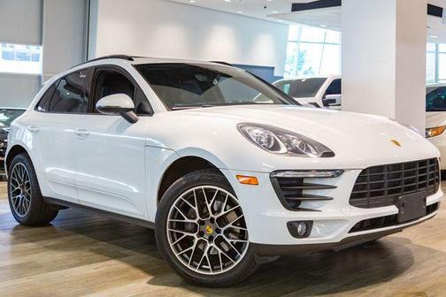 2018 Porsche Macan 20 RS SPYDER DESIGN WHEELS/PANORAMIC ROOF SYSTEM