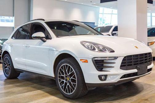 2018 Porsche Macan 20 RS SPYDER DESIGN WHEELS/PANORAMIC ROOF SYSTEM