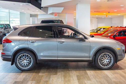 2016 Porsche Cayenne Base