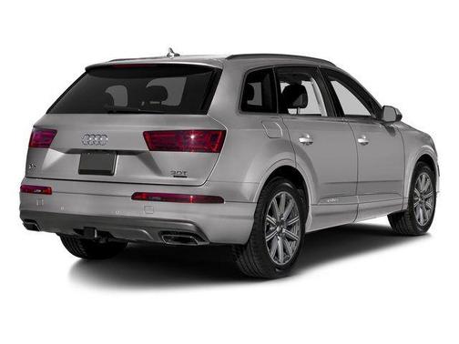 Graphite Gray Metallic 2017 Audi Q7 3.0T Prestige