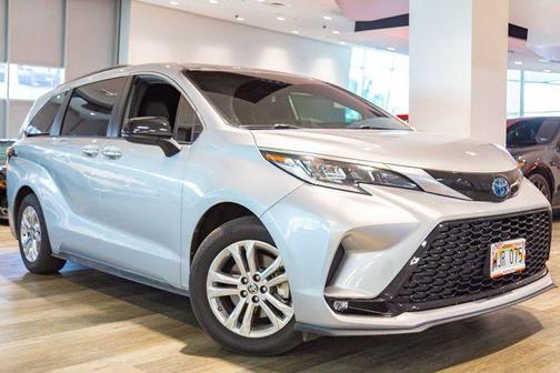 2022 Toyota Sienna XSE 7 Passenger