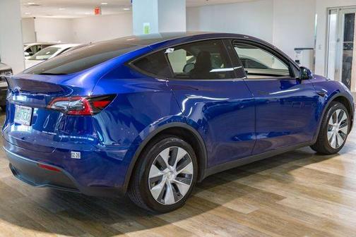 Deep Blue Metallic 2023 Tesla Model Y Long Range