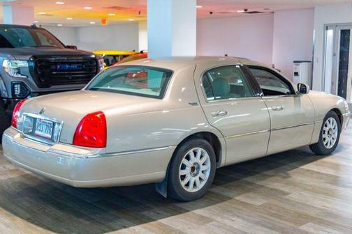 2008 Lincoln Town Car Signature Limited