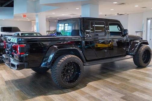 2022 Jeep Gladiator Overland