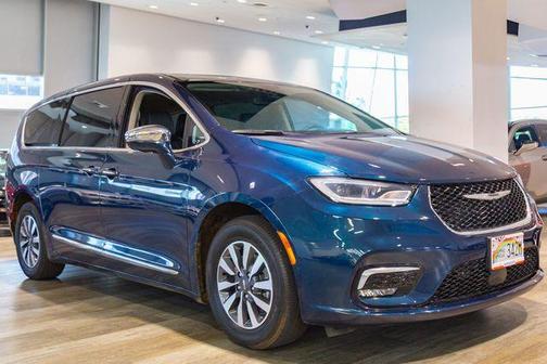 2022 Chrysler Pacifica Hybrid Limited