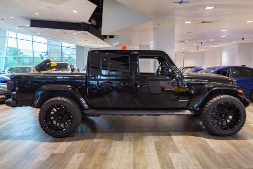 Black Clearcoat 2022 Jeep Gladiator Overland