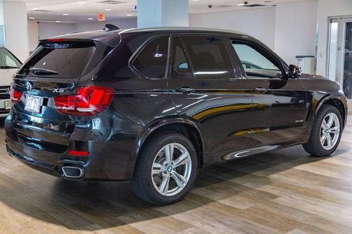 Black Sapphire Metallic 2018 BMW X5 sDrive35i