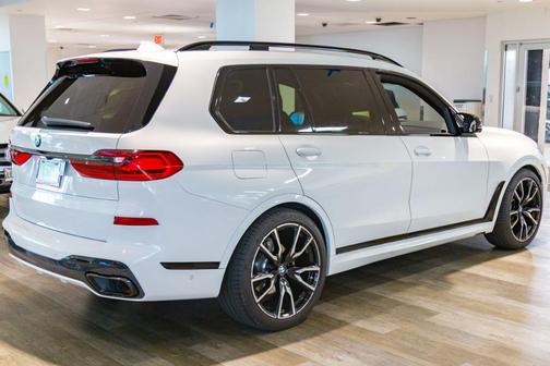 Alpine White 2022 BMW X7 xDrive40i