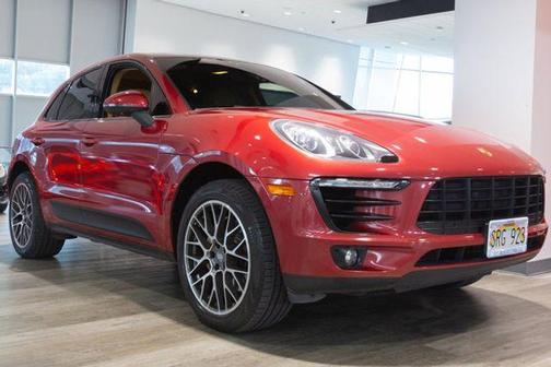 Impulse Red Metallic 2015 Porsche Macan S