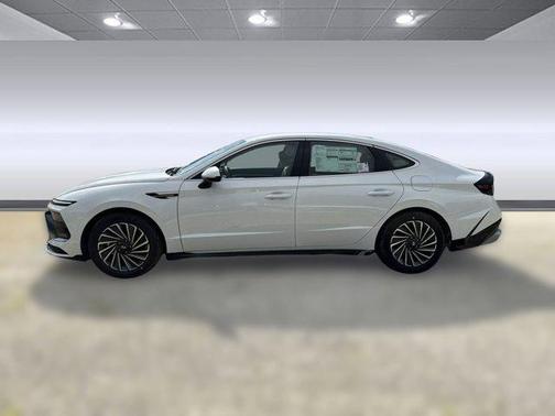 2025 Hyundai SONATA Hybrid SE