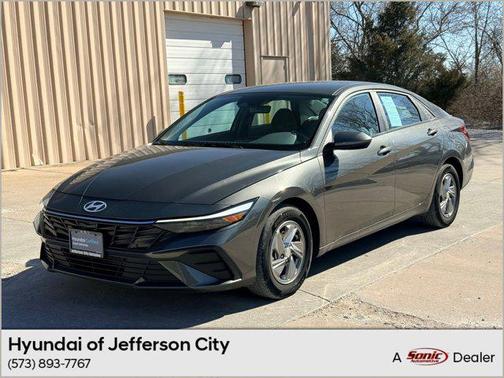 2025 Hyundai ELANTRA SE