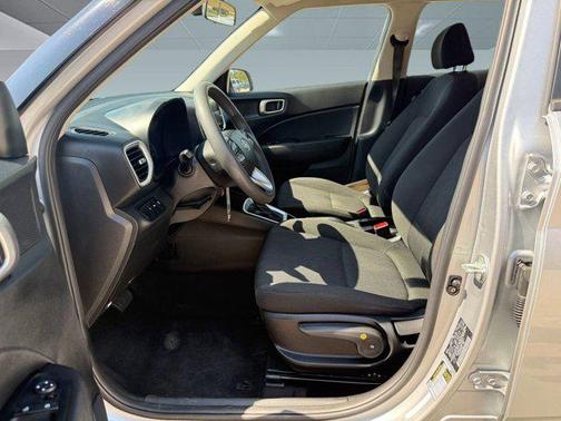 2021 Hyundai VENUE SE