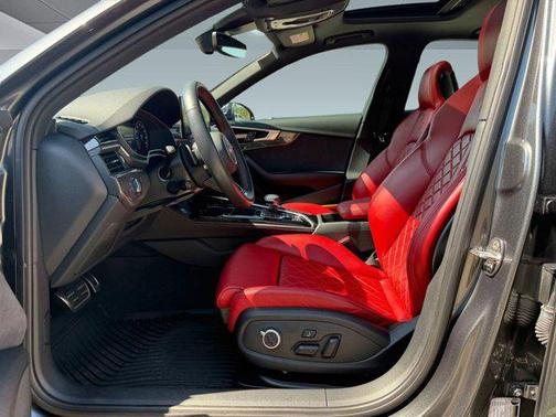 2022 Audi S4 Premium Plus TFSI quattro Tiptronic
