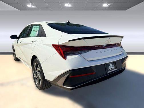 2025 Hyundai ELANTRA HEV SEL Sport