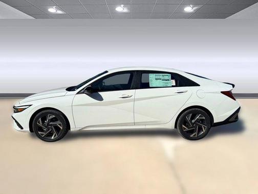 2025 Hyundai ELANTRA HEV SEL Sport