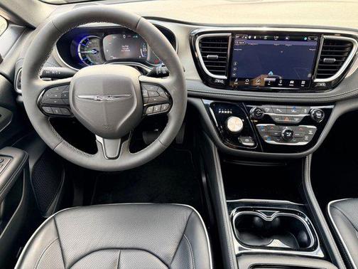 2023 Chrysler Pacifica Hybrid Limited