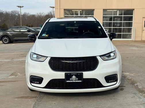 2023 Chrysler Pacifica Hybrid Limited