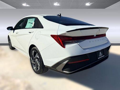 2025 Hyundai ELANTRA HEV SEL Sport