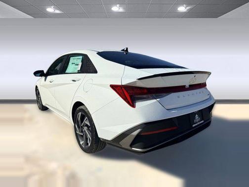 2025 Hyundai ELANTRA HEV SEL Sport