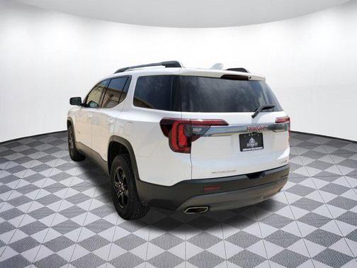 2022 GMC Acadia AWD AT4
