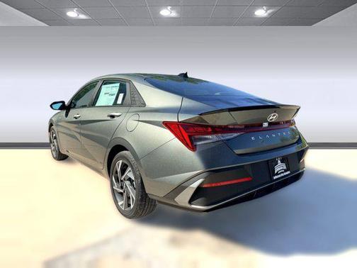 2025 Hyundai ELANTRA HEV SEL Sport