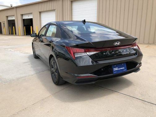 2023 Hyundai ELANTRA HEV Blue