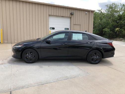 2023 Hyundai ELANTRA HEV Blue