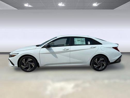 2025 Hyundai ELANTRA HEV SEL Sport