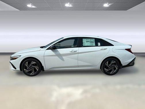 2025 Hyundai ELANTRA HEV SEL Sport