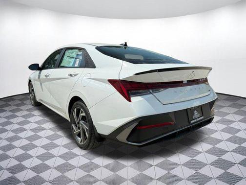 2025 Hyundai ELANTRA HEV SEL Sport