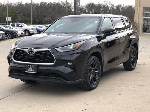 2022 Toyota Highlander LE