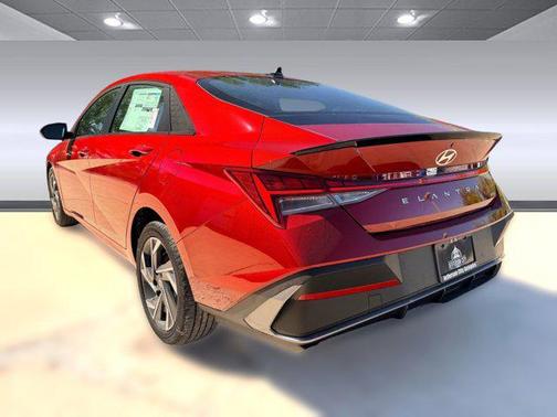 2025 Hyundai ELANTRA HEV SEL Sport