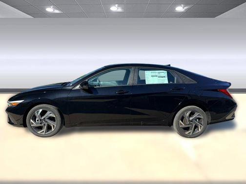 2025 Hyundai ELANTRA HEV SEL Sport