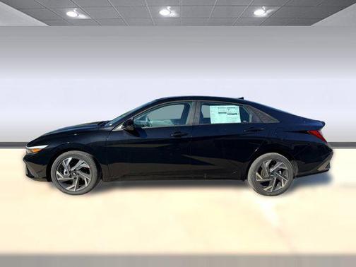 2025 Hyundai ELANTRA HEV SEL Sport