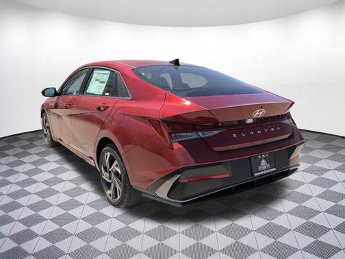 2025 Hyundai ELANTRA SEL