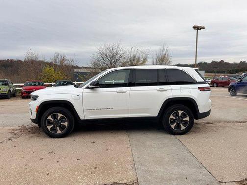 2022 Jeep Grand Cherokee 4xe Base