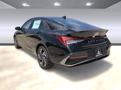 2025 Hyundai ELANTRA HEV SEL Sport