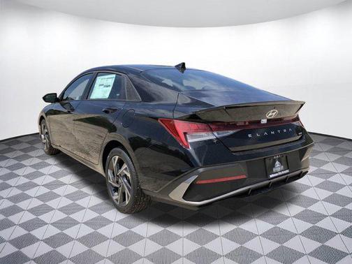 2025 Hyundai ELANTRA HEV SEL Sport
