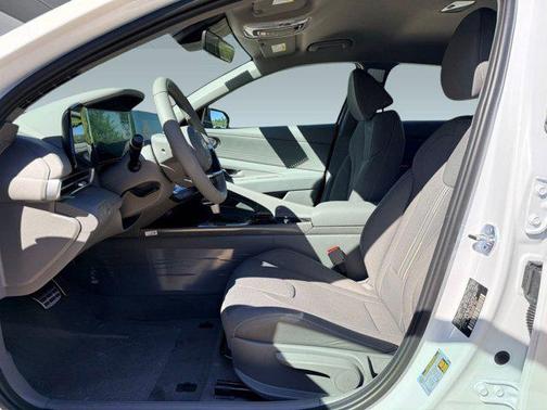 2025 Hyundai ELANTRA HEV SEL Sport