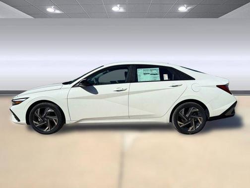 2025 Hyundai ELANTRA HEV SEL Sport