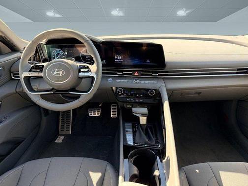 2025 Hyundai ELANTRA HEV SEL Sport