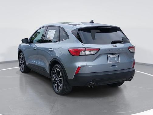 ICED BLUE SILVER METALLIC 2022 Ford Escape SE