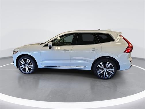 2022 Volvo XC60 B6 INSCRIPTION