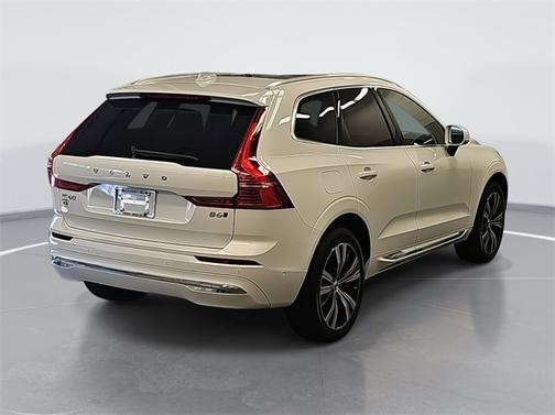 2022 Volvo XC60 B6 INSCRIPTION