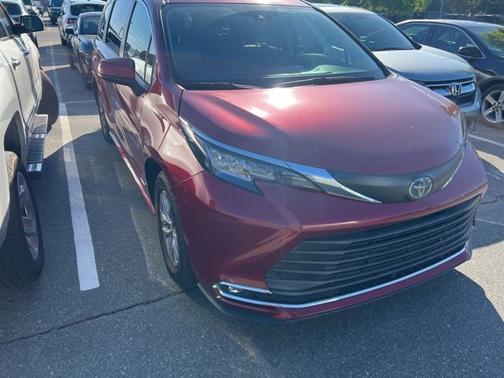 Ruby Flare Pearl 2021 Toyota Sienna XLE 8 PASSENGER