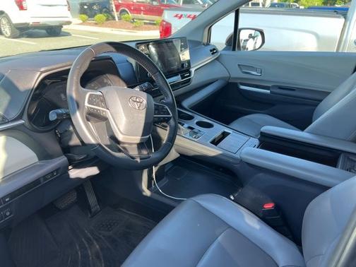 Ruby Flare Pearl 2021 Toyota Sienna XLE 8 PASSENGER
