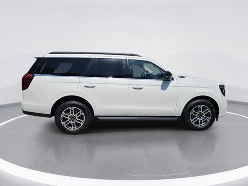 STAR WHITE MET TRI-COAT 2025 Ford Expedition ACTIVE