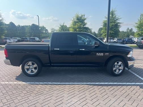 2017 RAM 1500 SLT