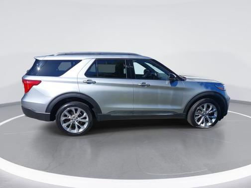 ICONIC SILVER METALLIC 2022 Ford Explorer PLATINUM
